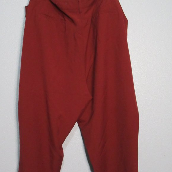 Curvy Maroon Cropped Slacks - Picture 8 of 8